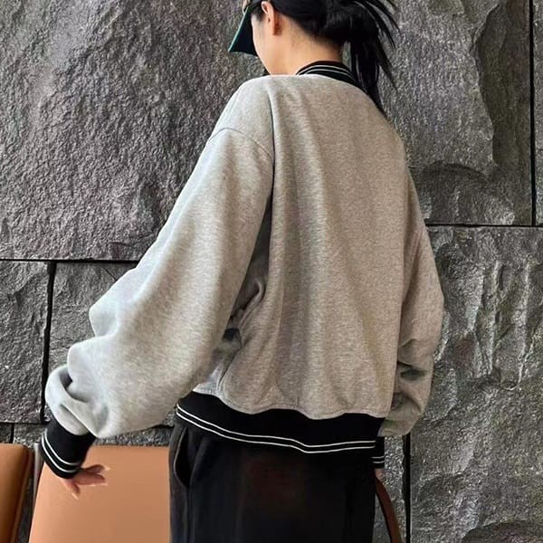 人気No1プラダ 偽物 Re-Nylon×コットン リバーシブル スタジャン puf36914